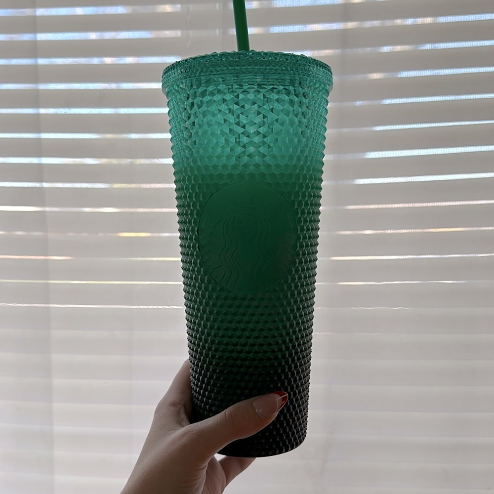 Greene ombré Starbucks cup 💚